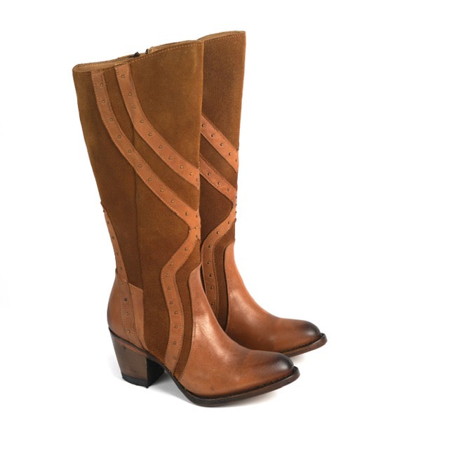 325 WACO CANELA CRAZY TAN WOMEN’S TAN LEATHER WESTERN BOOTS – KNEE-HIGH COWGIRL BOOTS WITH STUD DETAIL