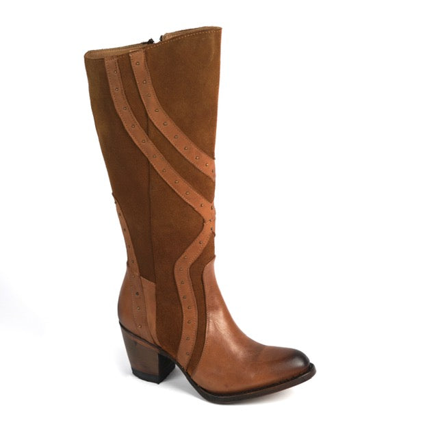 325 WACO CANELA CRAZY TAN WOMEN’S TAN LEATHER WESTERN BOOTS – KNEE-HIGH COWGIRL BOOTS WITH STUD DETAIL