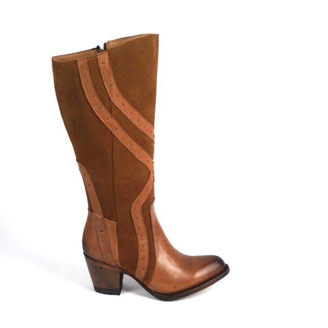 325 WACO CANELA CRAZY TAN WOMEN’S TAN LEATHER WESTERN BOOTS – KNEE-HIGH COWGIRL BOOTS WITH STUD DETAIL