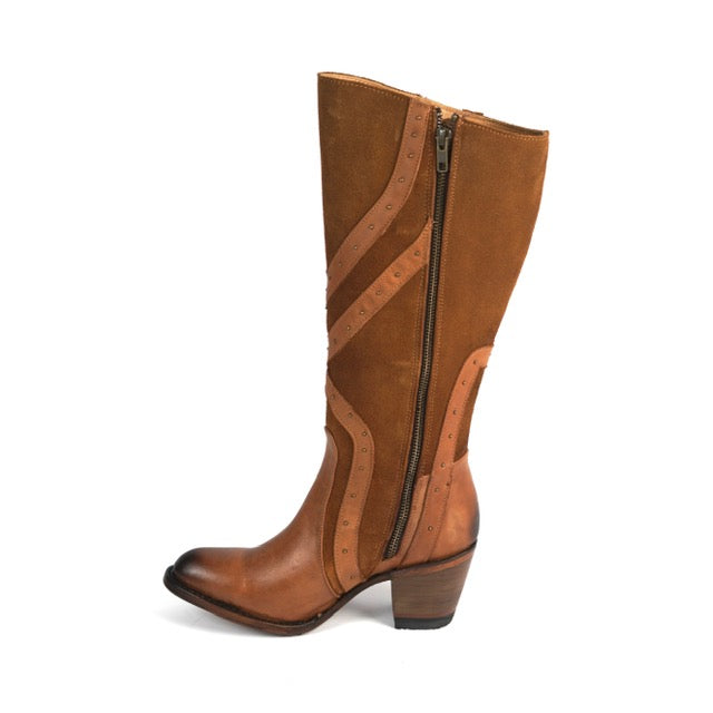325 WACO CANELA CRAZY TAN WOMEN’S TAN LEATHER WESTERN BOOTS – KNEE-HIGH COWGIRL BOOTS WITH STUD DETAIL